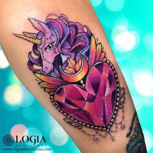 tatuaje-brazo-unicronio-corazon-logiabarcelona-lilian-raya   